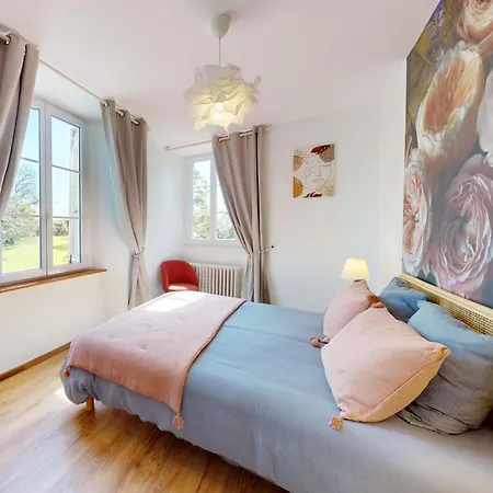 Domaine De L'eau Partie Bed and Breakfast Καραντάν