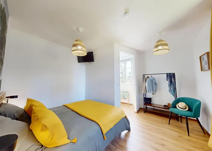 Domaine De L'eau Partie Bed & Breakfast Carentan